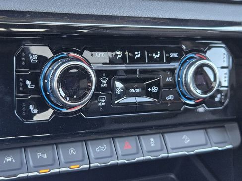 New 2026 GMC Sierra 1500 AT4 w/ AT4 Premium Package image 29