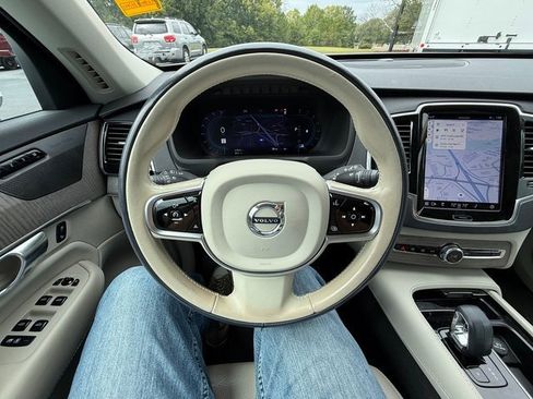 Used 2023 Volvo XC90 B6 Plus w/ Protection Package Premier image 10