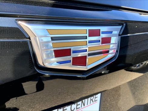 Used 2023 Cadillac Escalade ESV Sport Platinum image 9