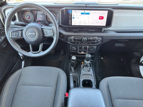 Used 2025 Jeep Wrangler Unlimited Sport AWD/4WD image 12