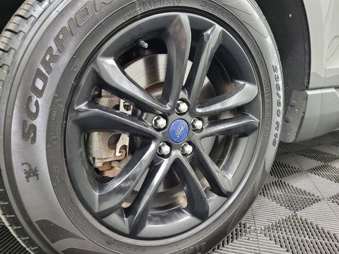 Used 2019 Ford Edge SEL w/ Equipment Group 201A AWD/4WD image 31