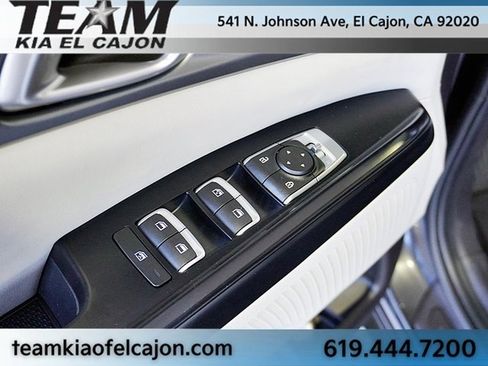 Certified 2024 Kia Carnival LX image 24