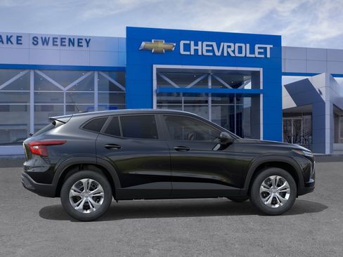 New 2026 Chevrolet Trax LS FWD image 5
