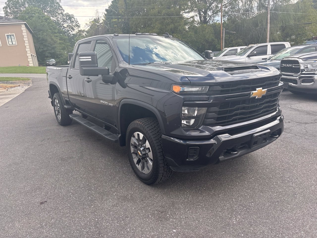 Used 2024 Chevrolet Silverado 2500 Custom AWD/4WD image 7