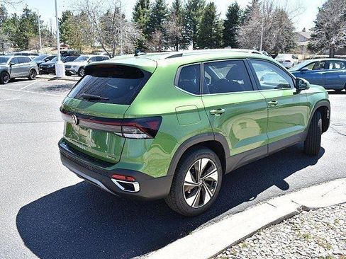 New 2025 Volkswagen Taos SE image 6