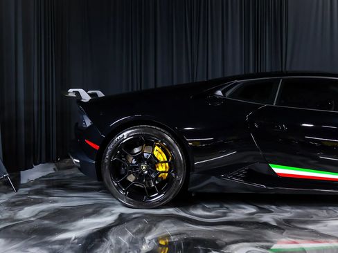 Used 2018 Lamborghini Huracan LP 580-2 RWD image 3