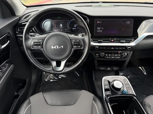 Used 2022 Kia Niro EX image 15