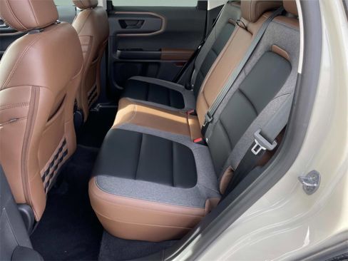 Used 2024 Ford Bronco Sport Outer Banks image 11