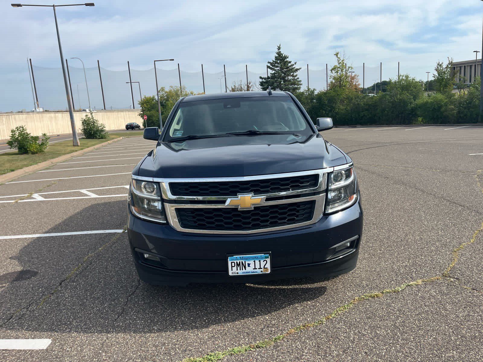 Used 2019 Chevrolet Tahoe LT w/ Luxury Package AWD/4WD image 2