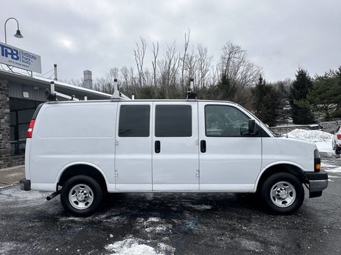 Used 2021 Chevrolet Express 2500 w/ Driver Convenience Package image 8