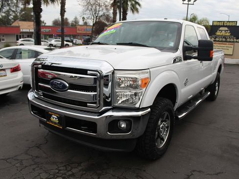 Used 2014 Ford F250 Lariat w/ Lariat Interior Package image 4