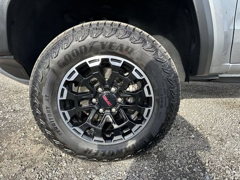 Used 2024 GMC Canyon AT4 w/ AT4 Premium Package image 22