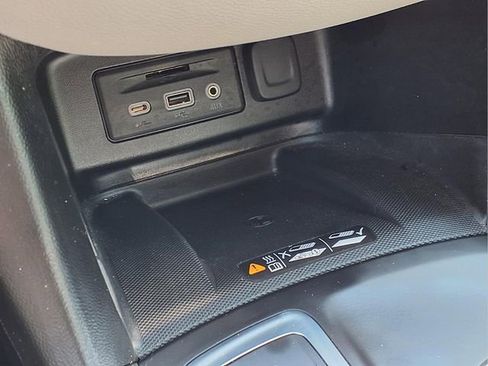 Used 2020 Chevrolet Equinox Premier AWD/4WD image 12