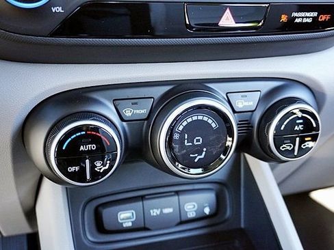 Certified 2026 Hyundai Venue SEL FWD image 28