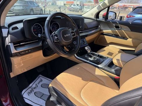 Used 2024 Kia Carnival LX image 11