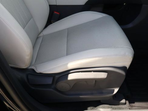 Used 2025 Hyundai Santa Fe SEL FWD image 17