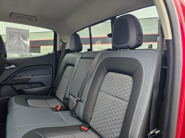 Used 2021 Chevrolet Colorado Z71 w/ Safety Package AWD/4WD image 20