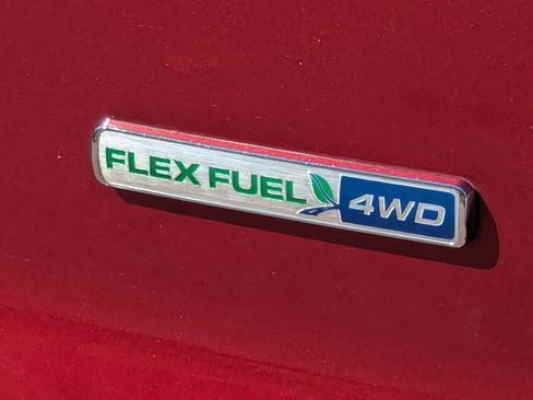 Used 2016 Ford Explorer XLT image 11