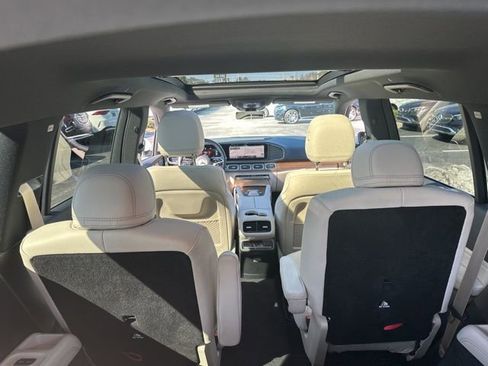 Certified 2025 Mercedes-Benz GLS 450 4MATIC image 30
