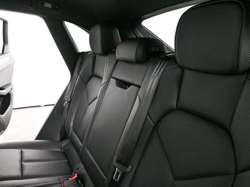 Used 2026 Porsche Macan image 22