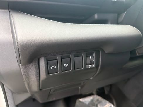 Used 2024 Subaru Ascent Limited w/ Technology Package AWD/4WD image 10