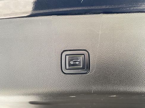 Used 2023 Chevrolet Traverse LT w/ LPO, Floor Liner Package AWD/4WD image 16