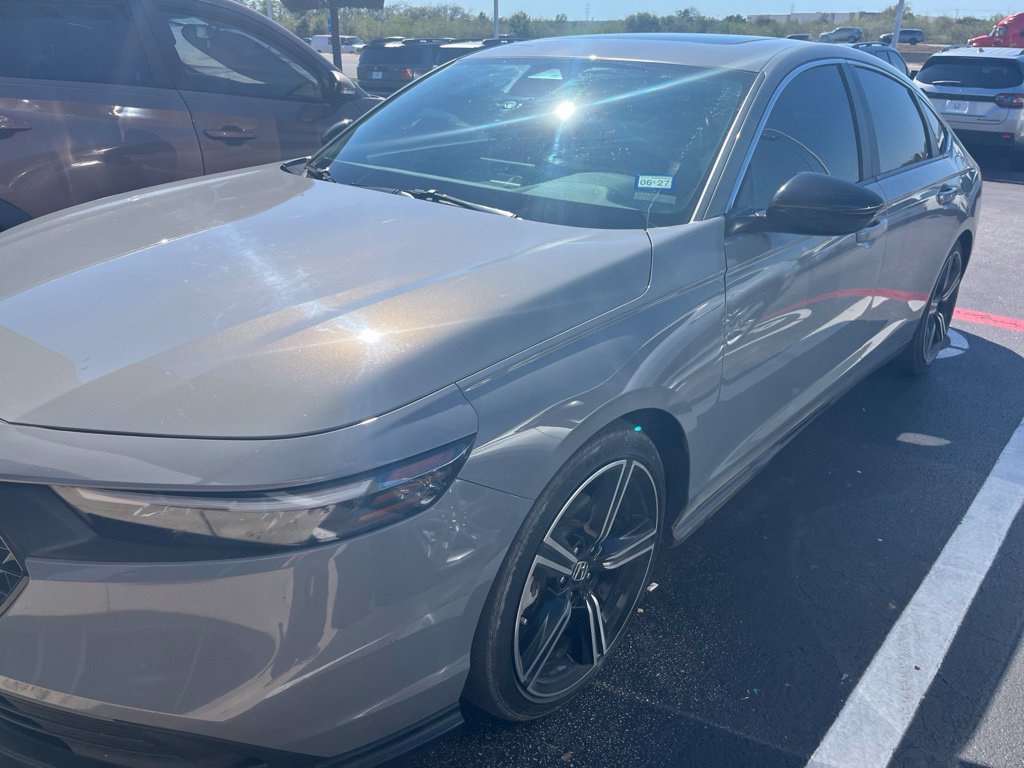 Used 2025 Honda Accord Sport image 6