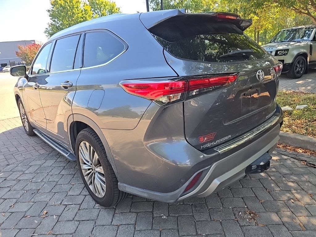 Used 2021 Toyota Highlander Platinum AWD/4WD image 6