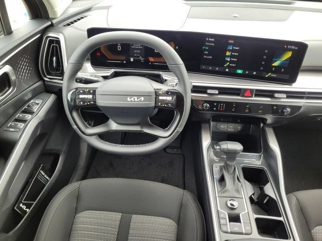 New 2026 Kia Sorento LX FWD image 13