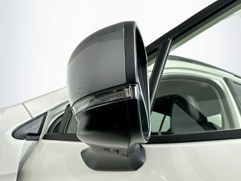 Used 2024 Subaru Crosstrek 2.0i Premium image 16