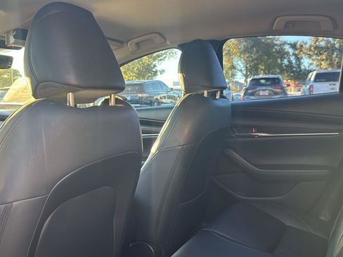 Used 2019 MAZDA MAZDA3 Sedan w/ Preferred Package image 19