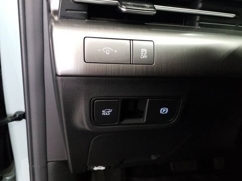 Certified 2024 Hyundai Kona Limited FWD image 11