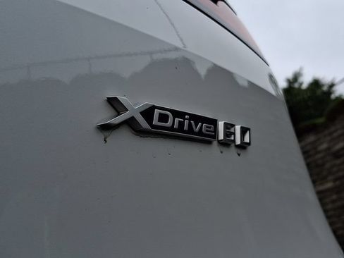 Used 2026 BMW iX xDrive60 w/ Premium Package AWD/4WD image 32