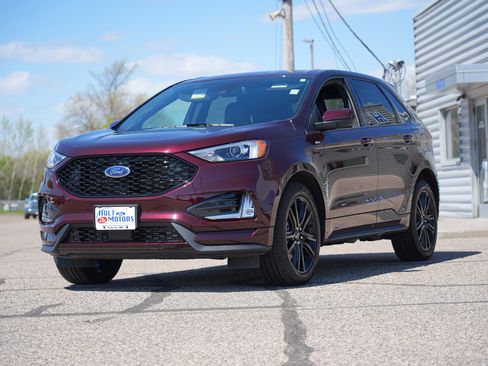 Used 2024 Ford Edge ST-Line w/ Class II Trailer Tow Package AWD/4WD image 8