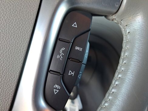 Used 2016 Chevrolet Traverse LT image 33