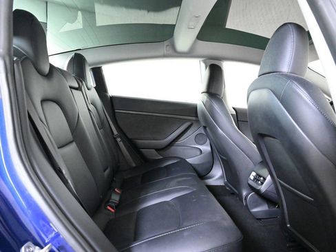 Used 2023 Tesla Model 3 Standard Range image 16