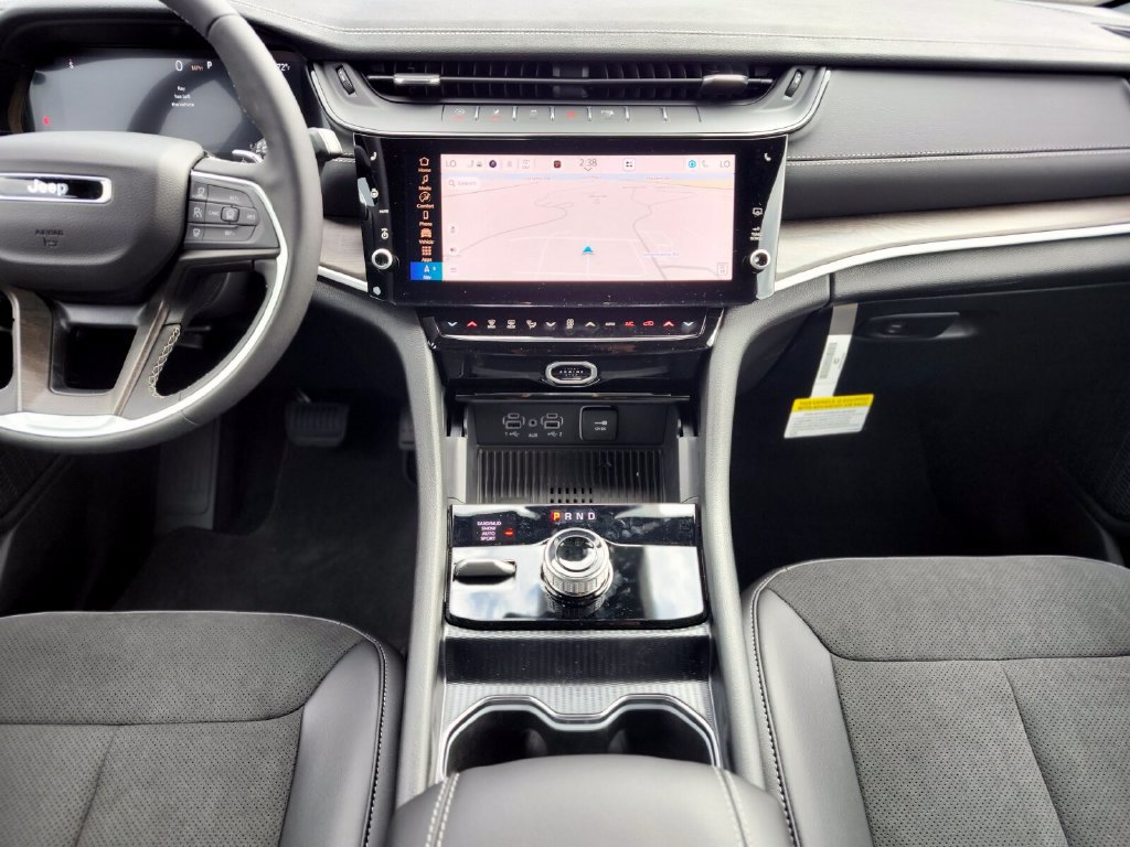 New 2026 Jeep Grand Cherokee Altitude AWD/4WD image 14