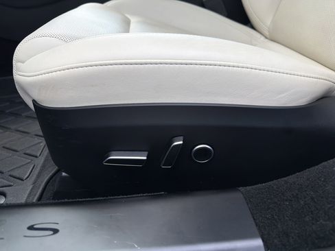 Used 2022 Tesla Model S AWD/4WD image 19