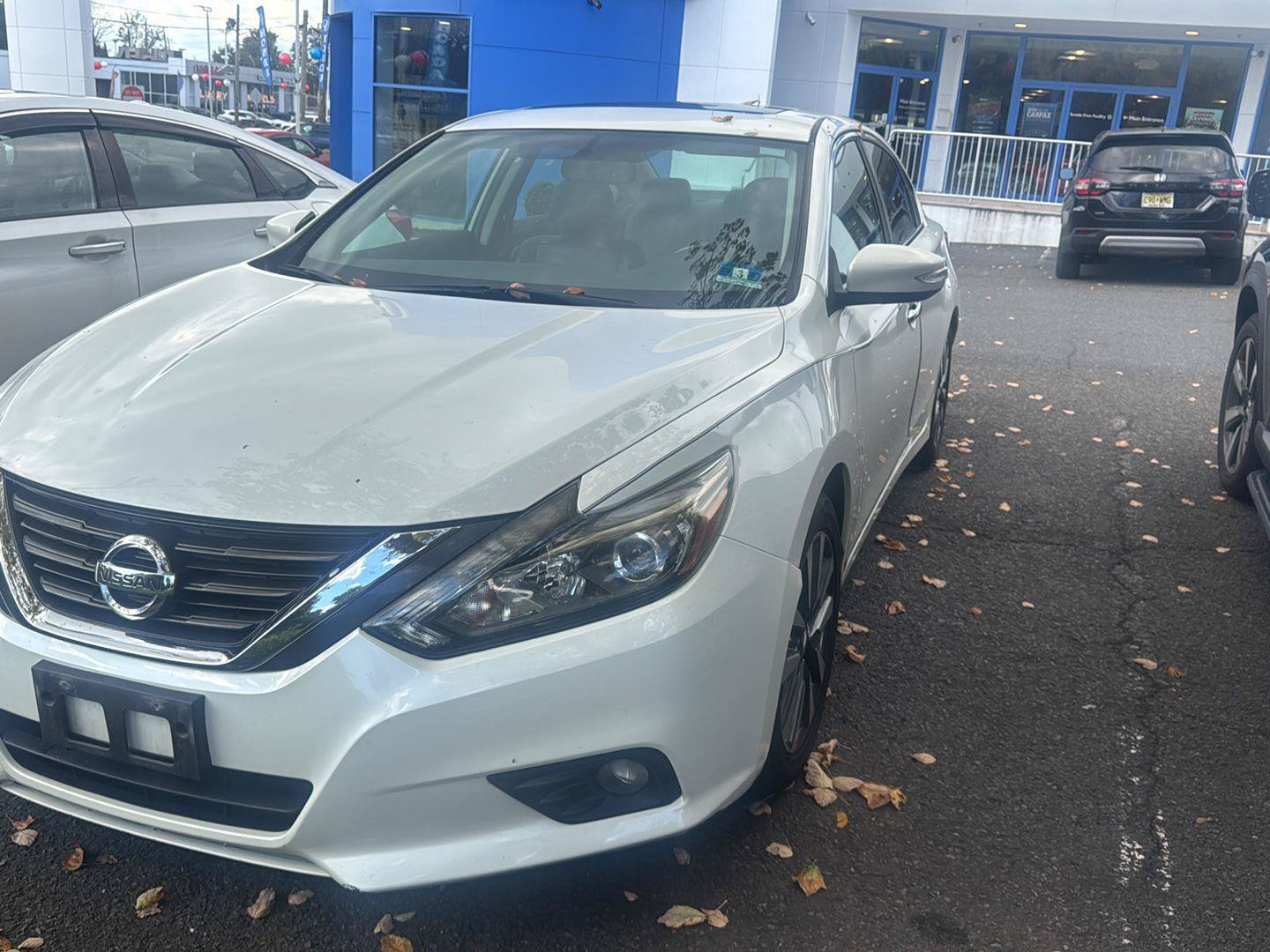 Used 2017 Nissan Altima 2.5 SL w/ 2.5 Technology Package FWD image 1