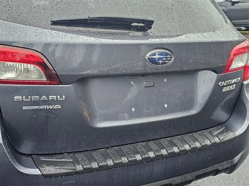Used 2016 Subaru Outback 2.5i Limited image 15