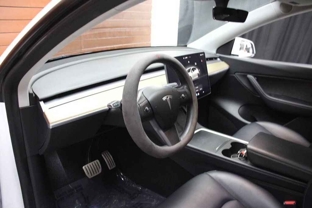 Used 2022 Tesla Model Y Performance AWD/4WD image 24