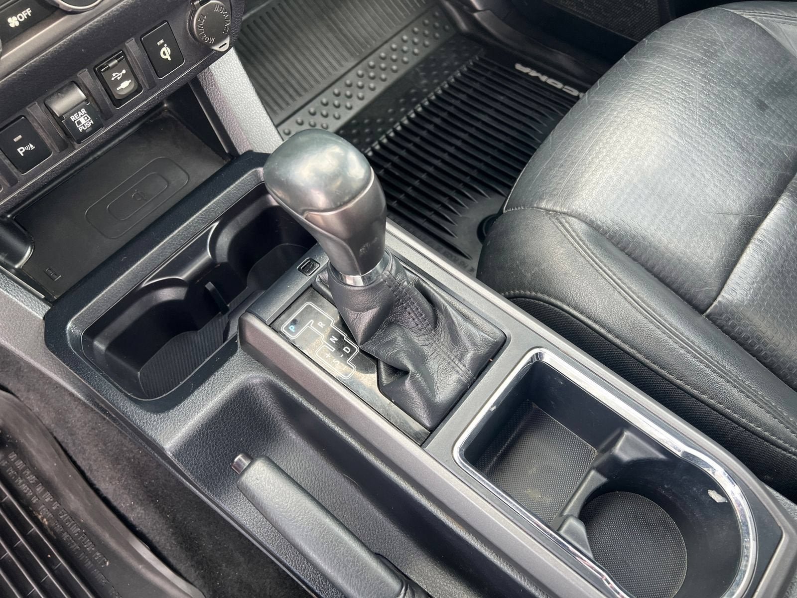 Used 2019 Toyota Tacoma TRD Off-Road AWD/4WD image 29