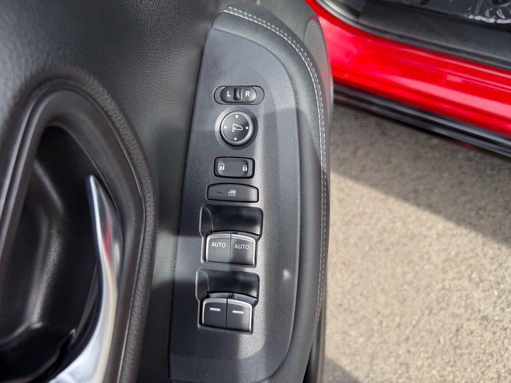 Used 2024 Honda HR-V EX-L image 12