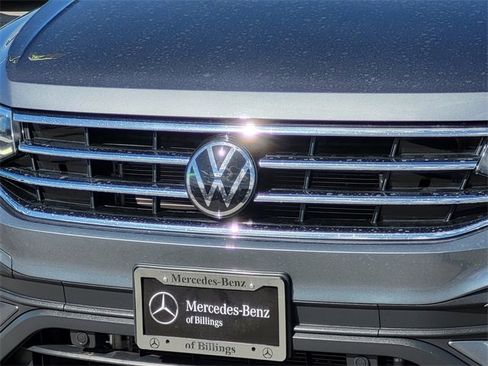 Used 2022 Volkswagen Tiguan SE w/ Panoramic Sunroof Package image 35