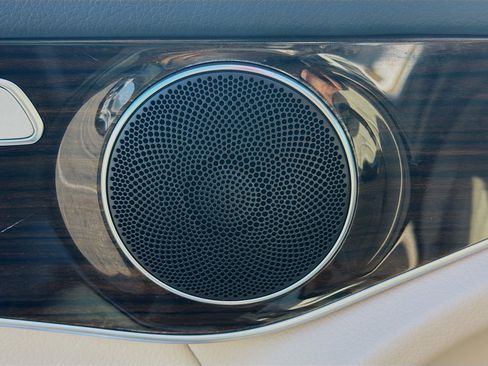 Used 2022 Mercedes-Benz GLC 300 image 24