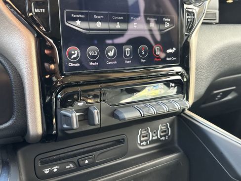 Used 2019 RAM 2500 Laramie AWD/4WD image 22