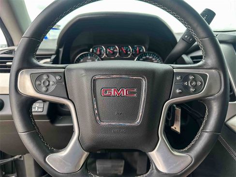 Used 2017 GMC Yukon XL SLE w/ SLE Value Package image 10