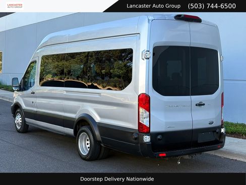Used 2019 Ford Transit 350 XLT RWD image 4