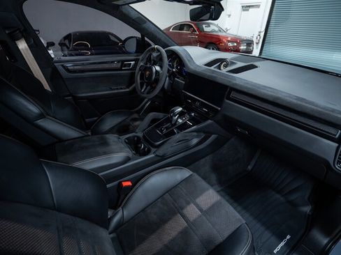 Used 2022 Porsche Cayenne Turbo GT AWD/4WD image 35
