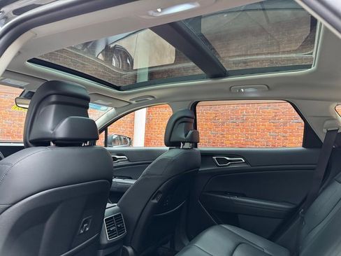 Used 2024 Kia Sportage EX w/ EX Premium Package image 24